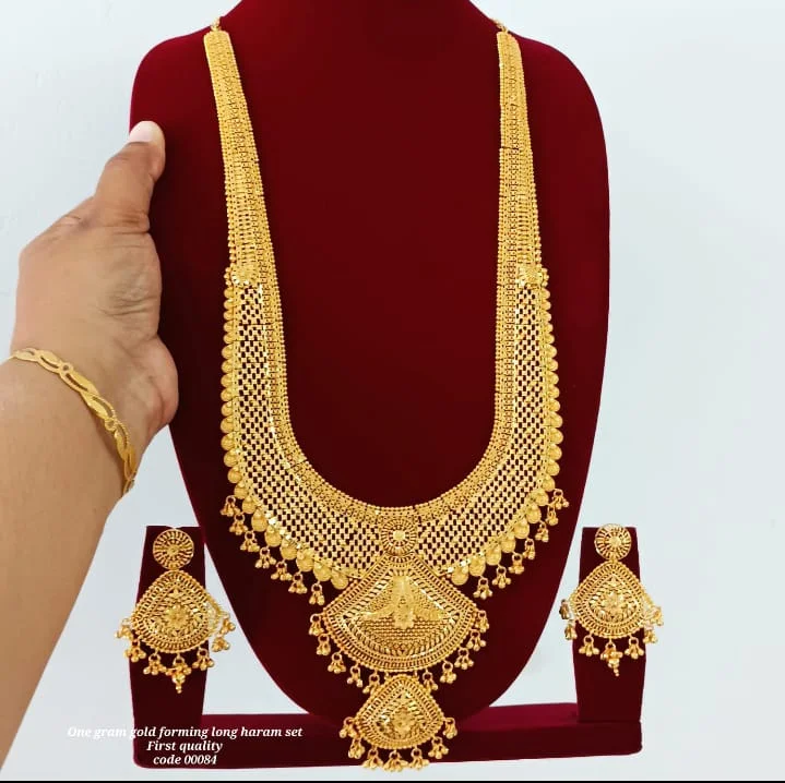 Pari Art Jewellery Forming Long Necklace Set