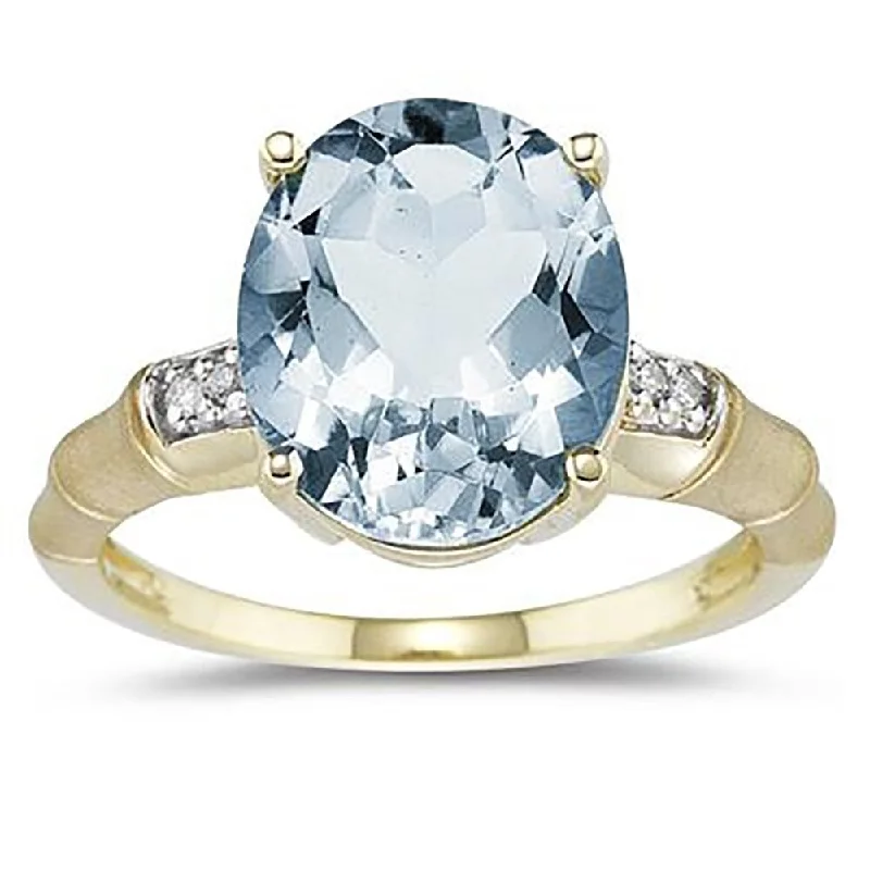 3.97 Carat Aquamarine and Diamond Ring in 14K Yellow Gold